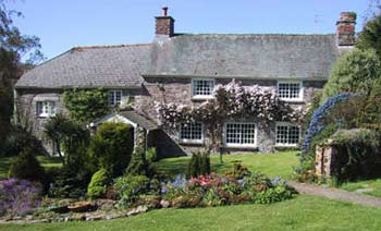 holiday accommodation on farm with miniature ponies